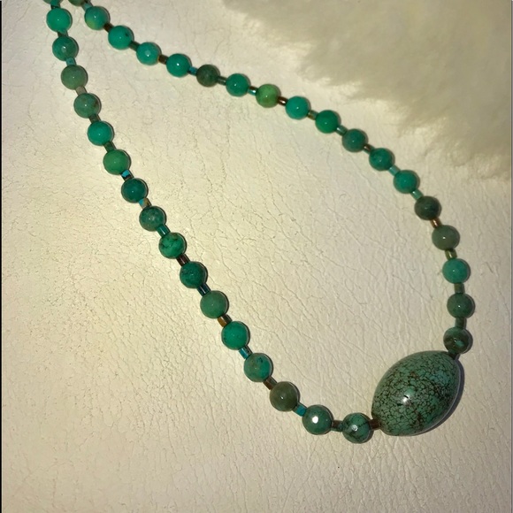 Green Turquoise ~ Beaded Necklace - Picture 8 of 8